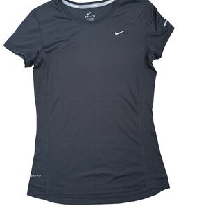 Nike Women's Charcoal Short Sleeve Tee Size Small